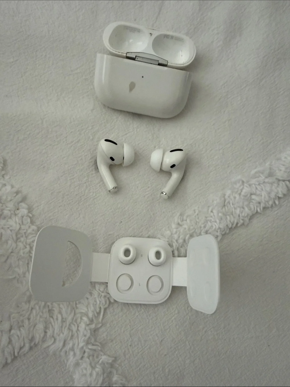 Apple White AirPods Pro with Charging Case